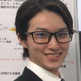 古関 利百